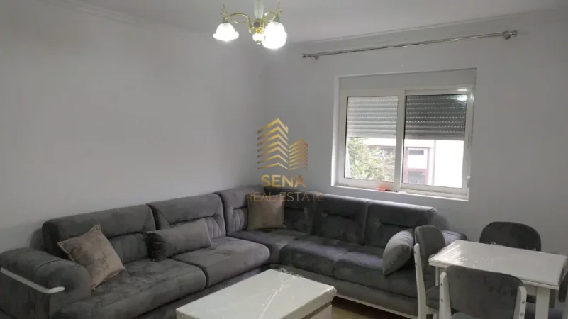Tirane, jepet me qera apartament 1+1 Kati 3, 60 m² 550 € (Xhamllik)