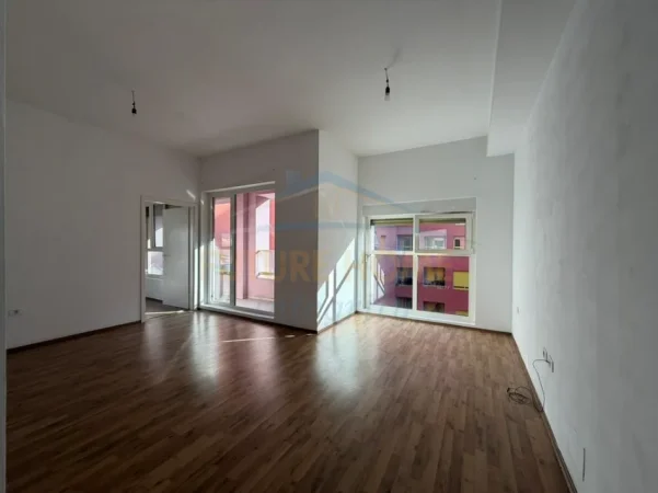 Tirane, shitet apartament 1+1 , 70 m² 110.000 € (Kompleksi Mangalem,Ali Demi)