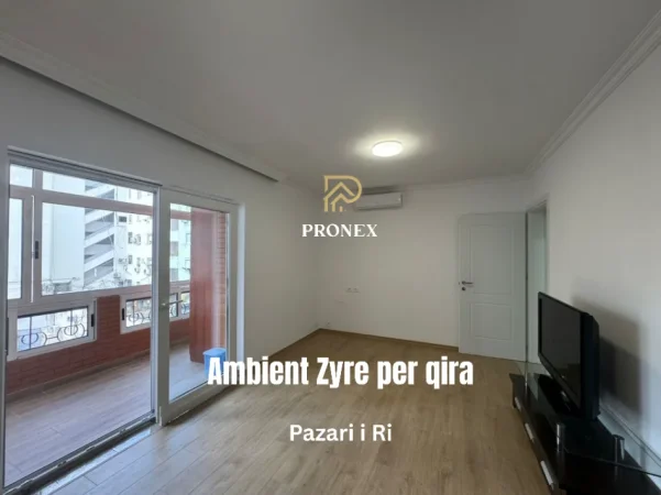 Tirane, jepet me qera ambjent biznesi Kati 3, 88 m² 1.200 € (Pazari i Ri)