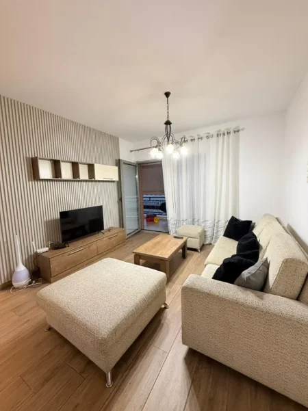 Tirane, jepet me qera apartament 2+1+Aneks+Ballkon Kati 8, 123 m² 1.000 € (Rruga Kavajes)