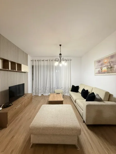 Tirane, jepet me qera apartament 2+1+Aneks+Ballkon Kati 8, 123 m² 1.000 € (Rruga Kavajes)