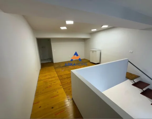 Tirane, jepet me qera ambjent biznesi Kati 0, 60 m² 626 € 