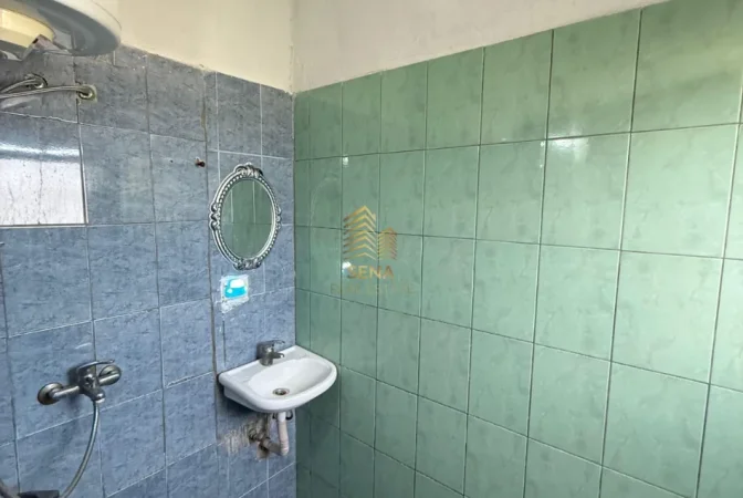 Tirane, jepet me qera apartament 1+1 Kati 2, 65 m² 350 € (Don Bosko)