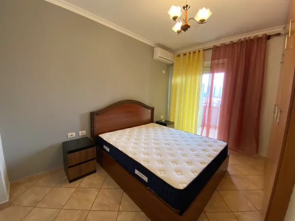 Tirane, jepet me qera apartament 2+1 Kati 7, 90 m² 570 € (Unaza e Re)