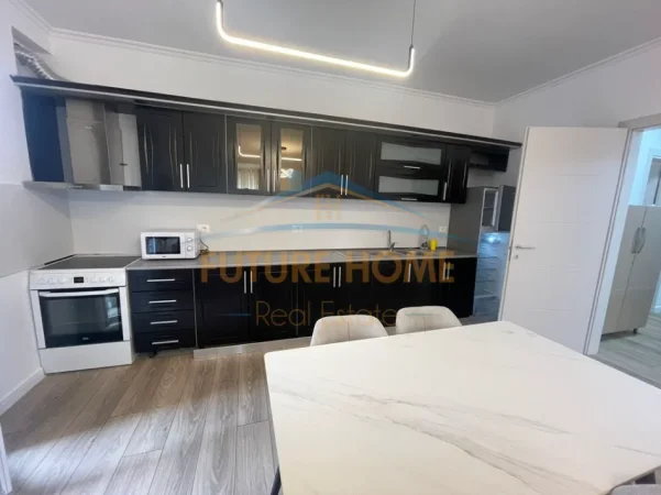Tirane, jepet me qera apartament 2+1 Kati 1, 100 m² 800 € (KODRA E DIELLIT 1)