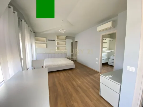 Tirane, jepet me qera Vile 3+1+Aneks+Ballkon Kati 3, 260 m² 2.500 € (Kompleksi White House TEG)