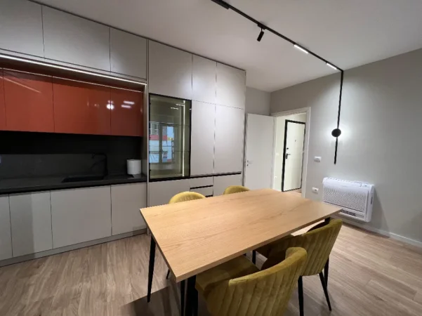 Tirane, jepet me qera apartament 1+1+Ballkon Kati 3, 75 m² 750 € (Kopshti Zologjik)