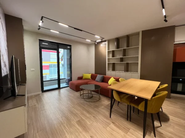 Tirane, jepet me qera apartament 1+1+Ballkon Kati 3, 75 m² 750 € (Kopshti Zologjik)