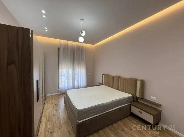 Tirane, jepet me qera apartament 2+1 Kati 8, 118 m² 1.300 € 