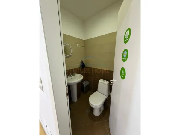 Tirane, jepet me qera ambjent biznesi Kati 1, 54 m² 400 € (ASTIR)