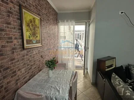 Tirane, shitet apartament 2+1 Kati 8, 102 m² 160.000 € 