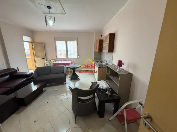 Shqiperi, jepet me qera apartament 1+1+Ballkon Kati 6, 70 m² 250 € (Rruga Lef Sallata)
