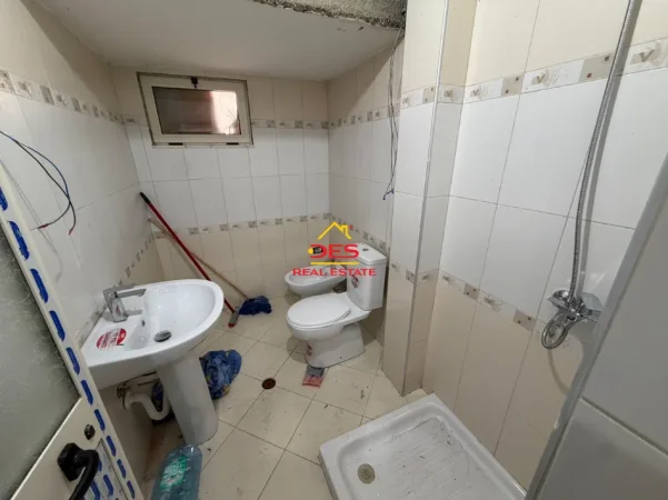 Shqiperi, jepet me qera apartament 1+1+Ballkon Kati 6, 70 m² 250 € (Rruga Lef Sallata)