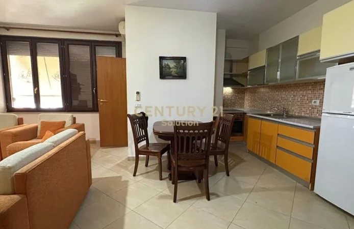 Tirane, jepet me qera apartament duplex 1+1 Kati 6, 85 m² 530 € (Komuna e Parisit)
