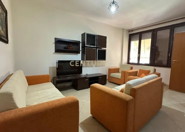 Tirane, jepet me qera apartament duplex 1+1 Kati 6, 85 m² 530 € (Komuna e Parisit)