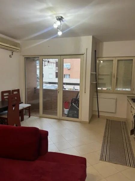 Tirane, jepet me qera apartament 1+1 Kati 2, 70 m² 500 € (Don Bosko tek Bujtina e Gjelit)