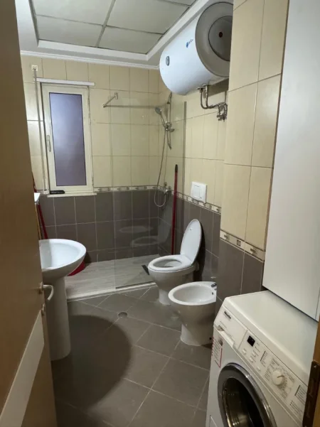 Tirane, jepet me qera apartament 1+1 Kati 2, 70 m² 500 € (Don Bosko tek Bujtina e Gjelit)