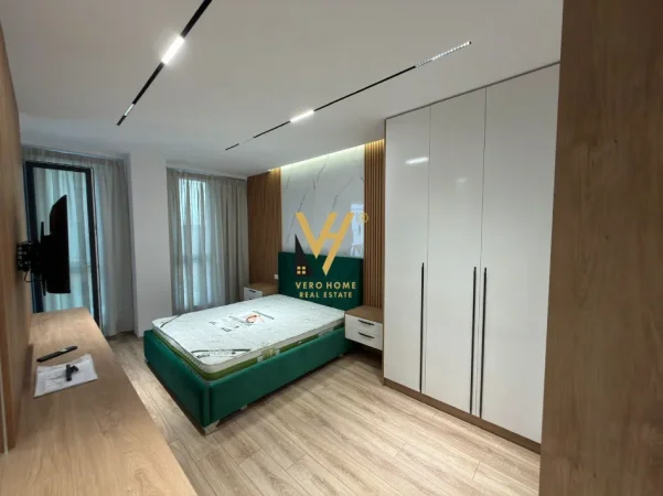 Tirane, jepet me qera apartament 2+1+Ballkon Kati 7, 100 m² 1.100 € (KOMUNA E PARISIT)