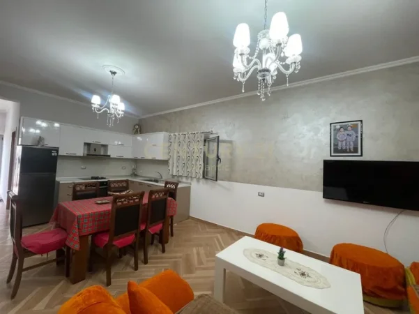 Durres, jepet me qera shtepi 2+1 Kati 2, 90 m² 350 € (Porto Romano,Durres)