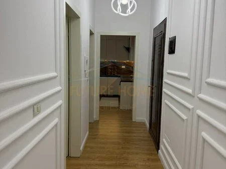 Tirane, shitet apartament 2+1 Kati 1, 95 m² 165.000 € 