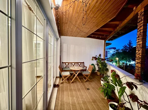 Tirane, jepet me qera apartament 2+1 Kati 3, 130 m² 1.000 € (Don Bosko)