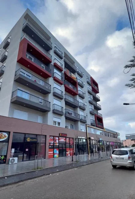 Tirane, shitet nga Pronari, pa-komision vetem 1 dhome 1+1 Kati 0, 93 m² (Rruga Teuta)