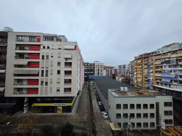 Tirane, jepet me qera apartament 2+1+Ballkon Kati 4, 100 m² 1.200 € (RRUGA SAMI FRASHERI)