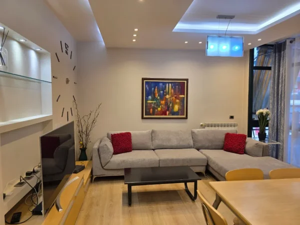 Tirane, jepet me qera apartament 2+1+Ballkon Kati 4, 100 m² 1.200 € (RRUGA SAMI FRASHERI)