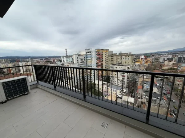 Tirane, jepet me qera apartament 1+1 Kati 12, 1.200 € (Rruga e Barrikadave)