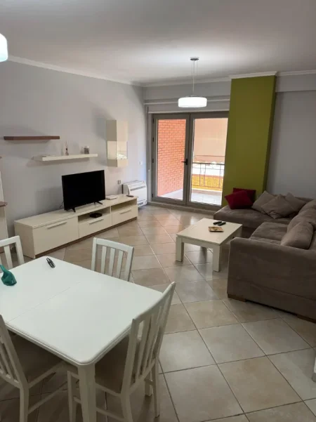 Tirane, jepet me qera apartament 1+1 Kati 3, 70 m² 700 € (Kompleksi Delijorgji)