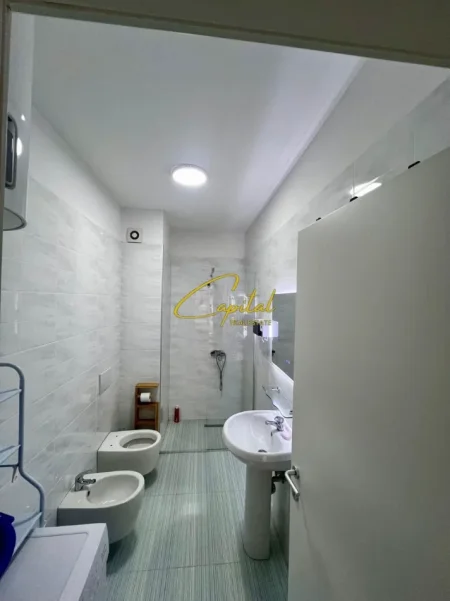 Tirane, jepet me qera apartament 2+1 Kati 1, 100 m² 650 € (BULEVARDI I RI)