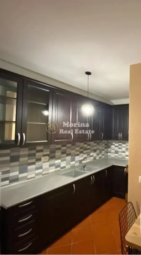 Tirane, jepet me qera apartament 1+1 Kati 9, 60 m² 600 € (Pallati me Shigjeta)