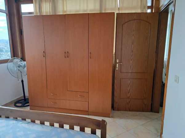 Tirane, jepet me qera apartament 1+1 Kati 10, 65 m² 400 € 