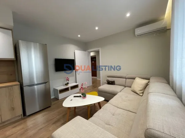 Tirane, jepet me qera apartament 2+1 , 72 m² 500 € (Brryli)
