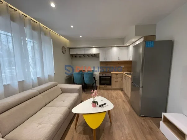 Tirane, jepet me qera apartament 2+1 , 72 m² 500 € (Brryli)