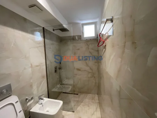 Tirane, jepet me qera apartament 2+1 , 72 m² 500 € (Brryli)