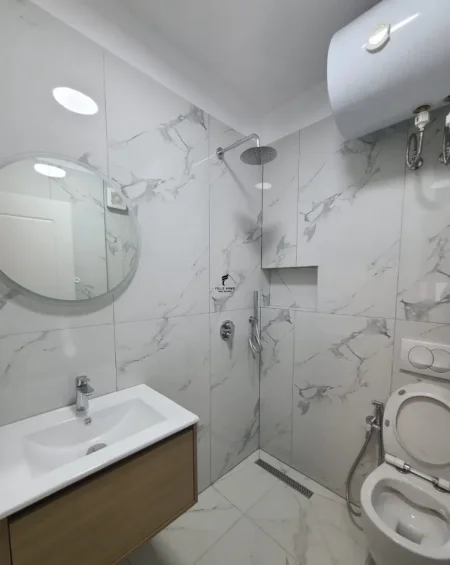 Tirane, jepet me qera zyre Kati 3, 88 m² 1.200 € (QENDER)