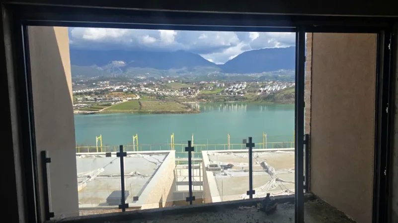 Tirane, shitet apartament TRIPLEX 3+1 Kati 3, 210 m² 390.000 € (SWAN LAKE RESIDENCE)