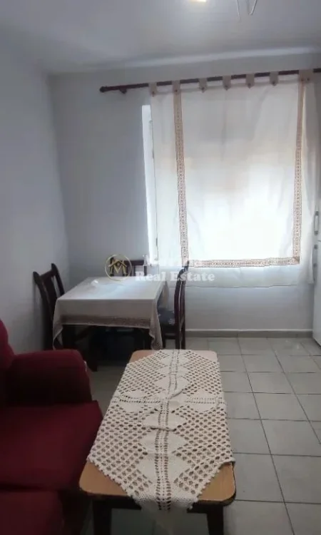 Tirane, jepet me qera apartament 1+1 Kati 2, 60 m² 550 € (Rruga Sami Frasheri)