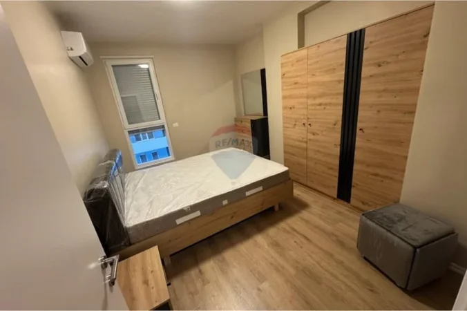 Tirane, jepet me qera apartament 2+1 Kati 5, 97 m² 600 € (Univers City)