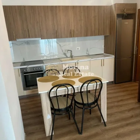 Tirane, jepet me qera apartament 2+1 Kati 9, 70 m² 500 € (5 Maji)