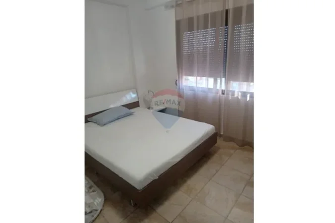 Tirane, jepet me qera apartament 2+1 Kati 5, 100 m² 700 € 