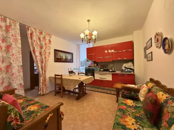 Vlore, shitet apartament 1+1+Ballkon Kati 5, 73 m² 80.000 € (Bulevard , vlore)