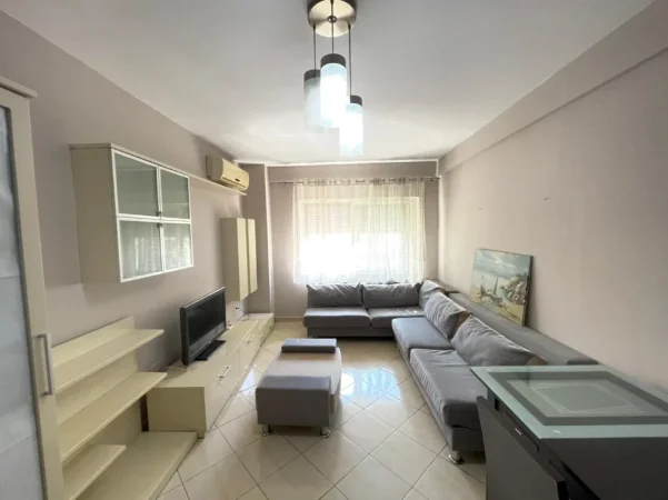 Tirane, jepet me qera apartament 1+1 Kati 3, 57 m² 550 € (rruga ndre mjeda)