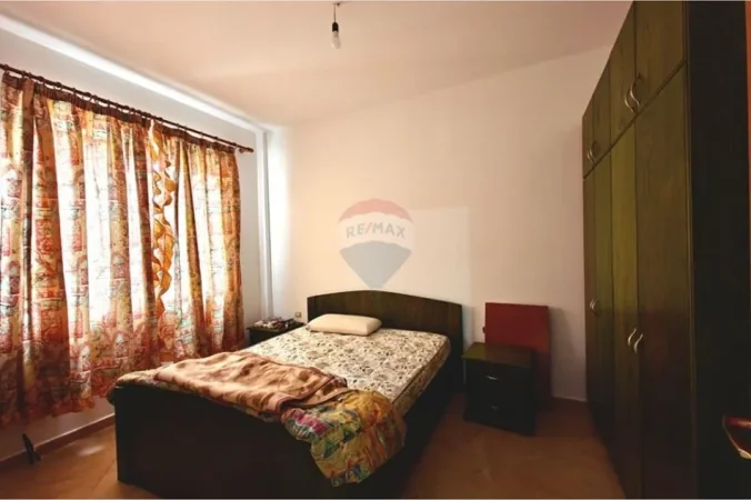 Tirane, jepet me qera apartament 1+1 Kati 3, 70 m² 330 € (Rruga Muhamet Deliu)