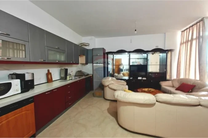 Tirane, jepet me qera apartament 1+1 Kati 3, 70 m² 330 € (Rruga Muhamet Deliu)