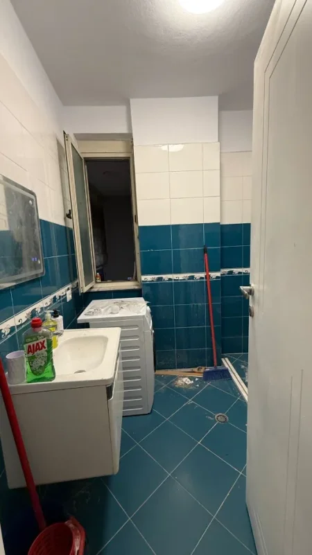 Tirane, jepet me qera apartament 1+1 Kati 3, 70 m² 500 € (Vila L ne Astir)