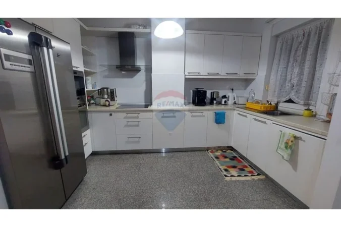 Tirane, jepet me qera apartament 2+1 , 150 m² 850 € (Touch of sun rezidence)