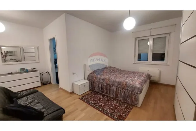 Tirane, jepet me qera apartament 2+1 , 150 m² 850 € (Touch of sun rezidence)