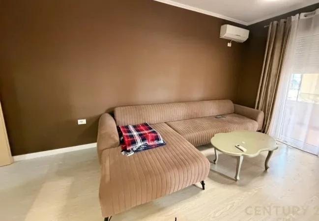 Tirane, jepet me qera apartament 2+1 Kati 1, 100 m² 650 € (Kopshti Botanik)